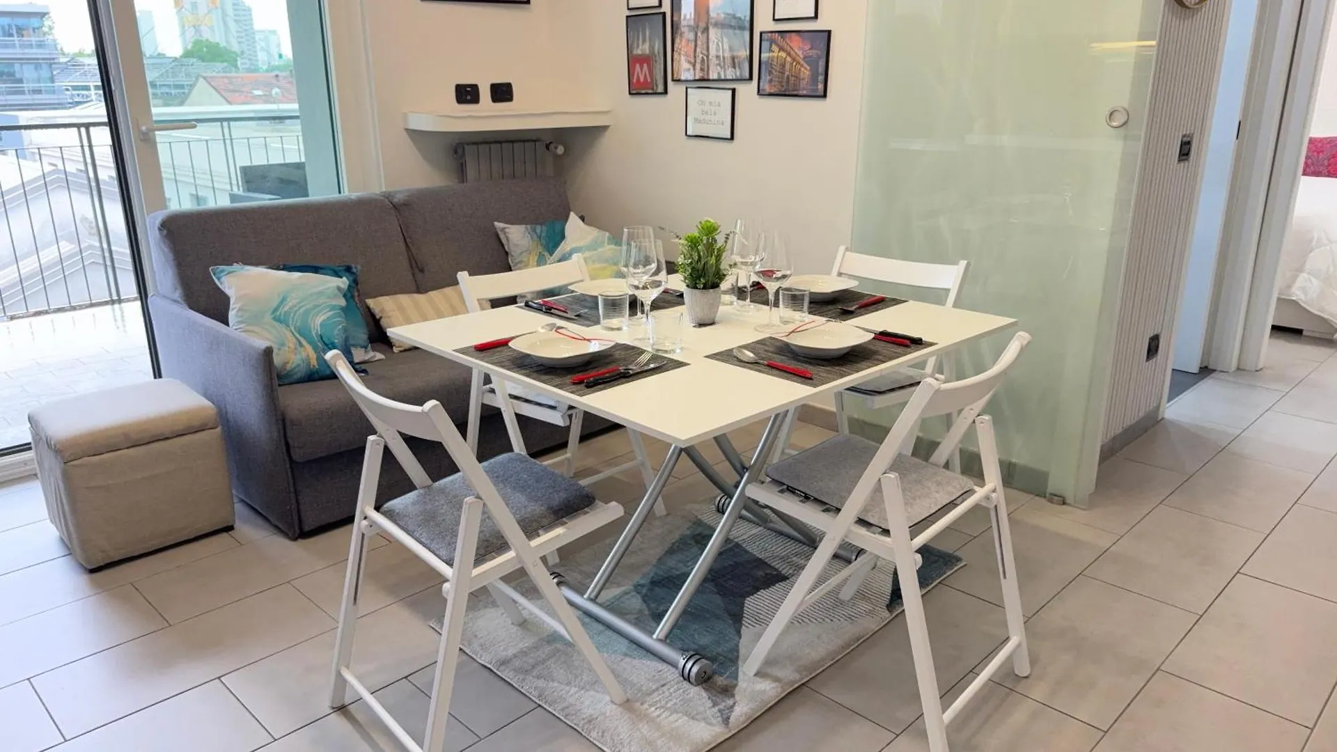 10 Minutes From Fiera Milano With Large Terrace Appartement