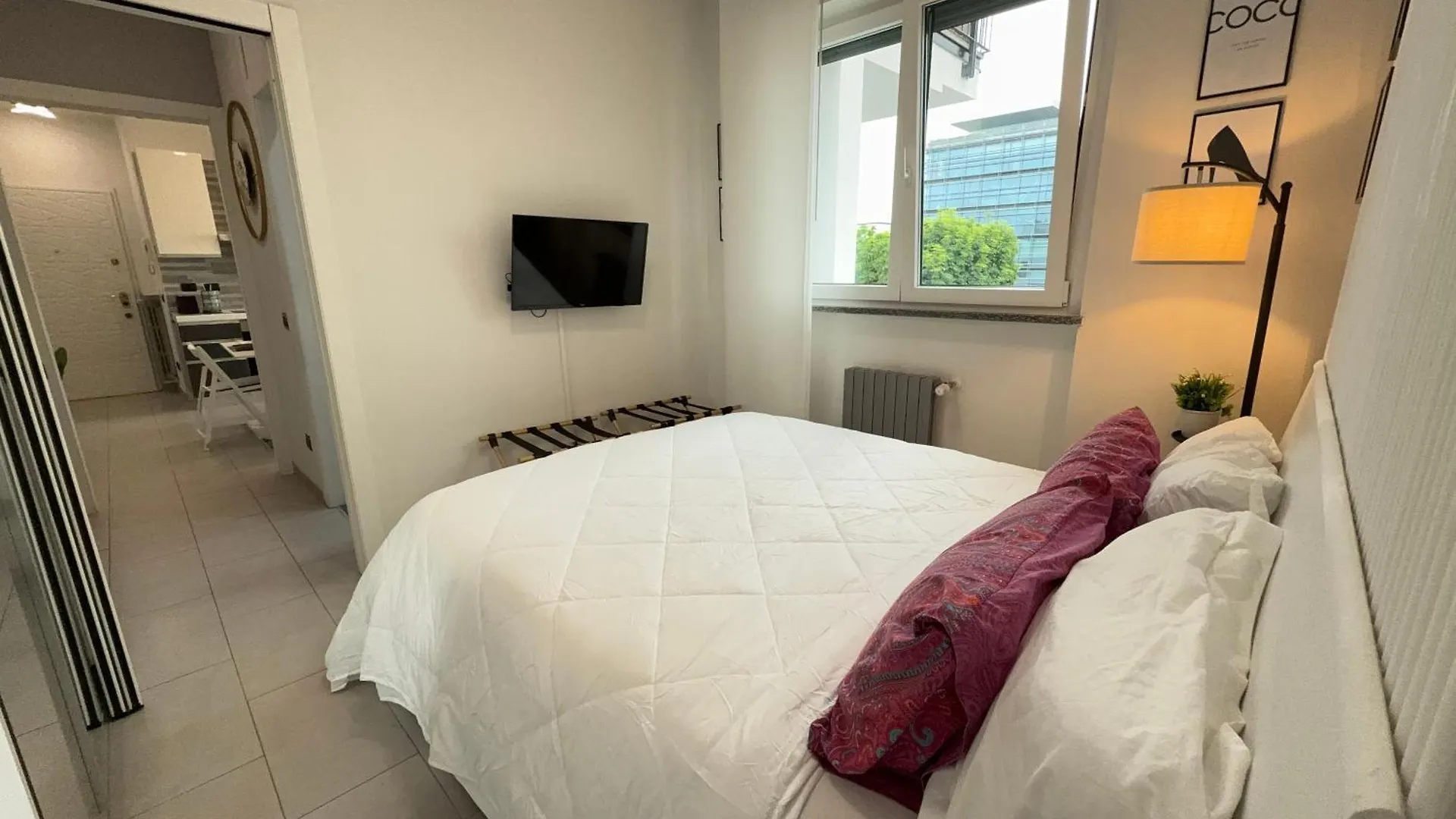 10 Minutes From Fiera Milano With Large Terrace 아파트