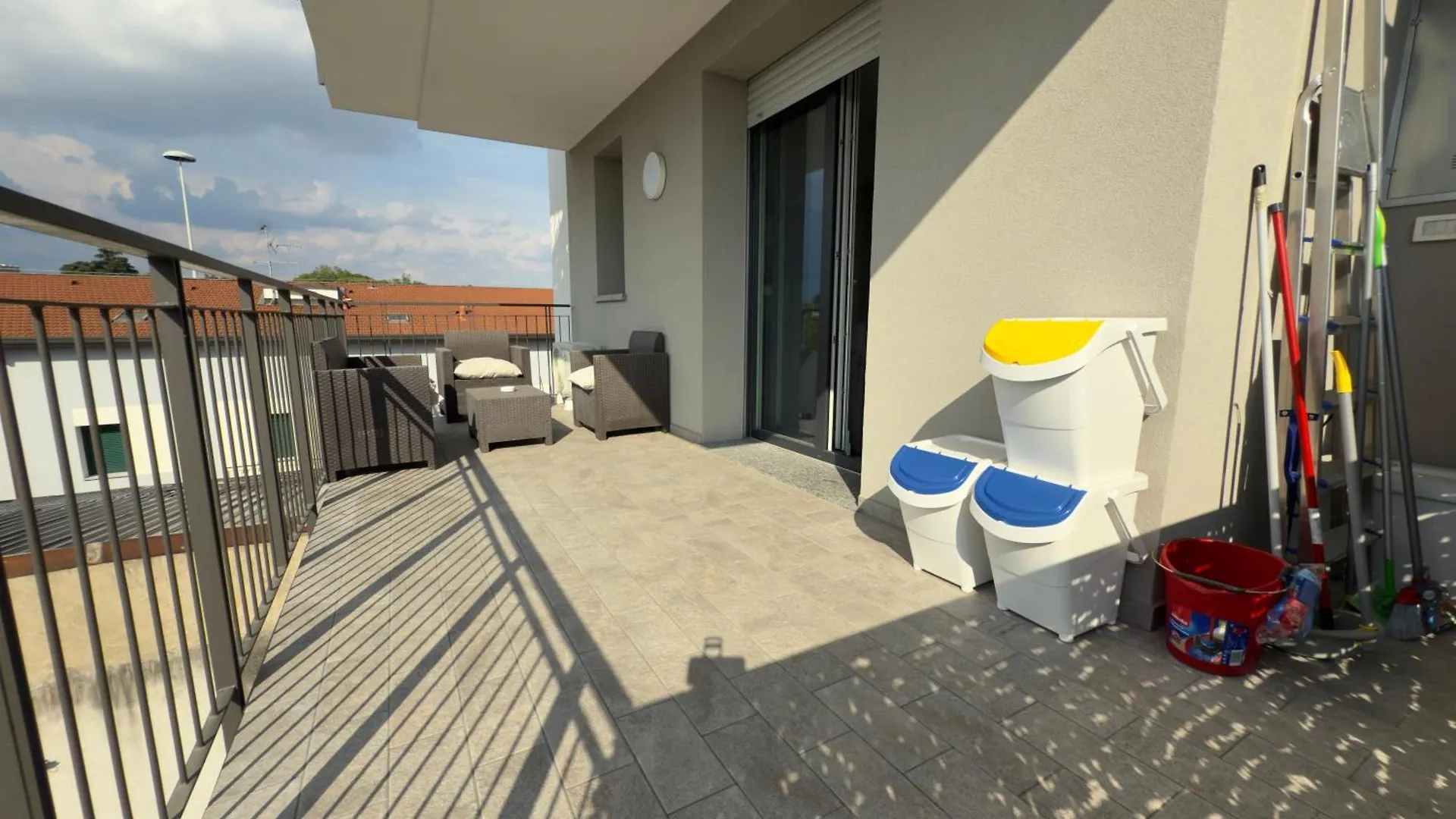 Appartement 10 Minutes From Fiera Milano With Large Terrace  Milan