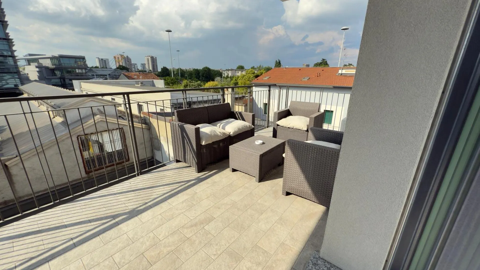 Appartement 10 Minutes From Fiera Milano With Large Terrace  Milan
